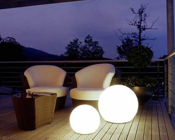 LED Leuchtkugel 50 CM - Kugellampe - 16 Farben RGB - Akku und Fernbedienung spritzwassergeschützt - VDD World