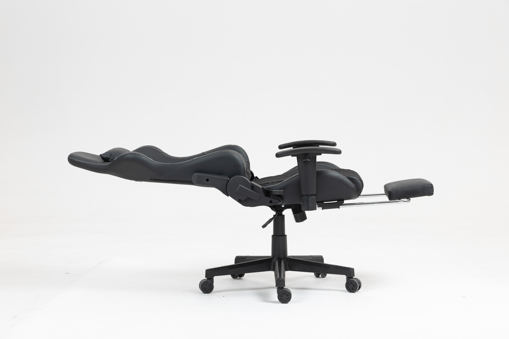 Spielstuhl Classic - Bürostuhl - Fußstütze - Stoffpolsterung - schwarz - VDD World DE Spielstuhl Classic - Bürostuhl - Fußstütze - Stoffpolsterung - schwarz - VDD World DE