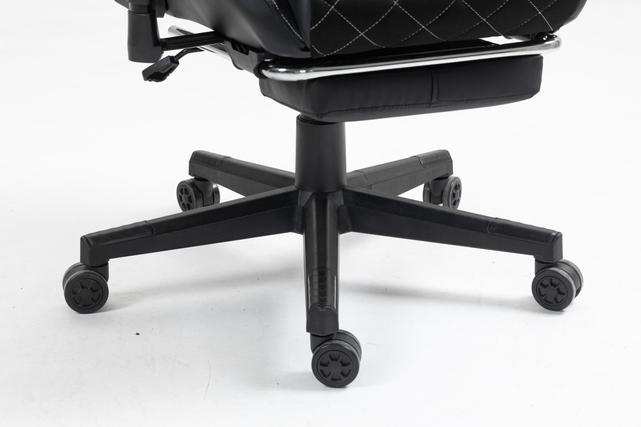 Spielstuhl Classic - Bürostuhl - Fußstütze - Stoffpolsterung - schwarz - VDD World DE Spielstuhl Classic - Bürostuhl - Fußstütze - Stoffpolsterung - schwarz - VDD World DE