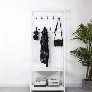 Elegante weiße Garderobe mit Sitzbank und Schuhregal – platzsparend und stilvoll!