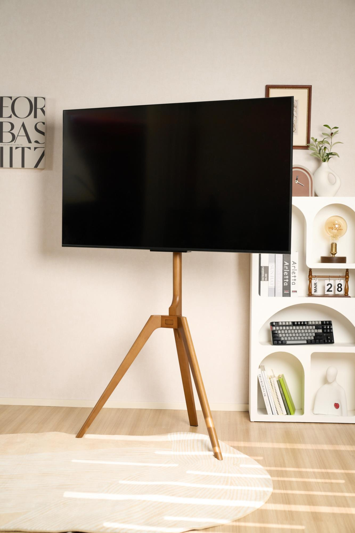 TV-Staffelei Designstudio - drehbar - bis 65 Zoll - alternatives Bild